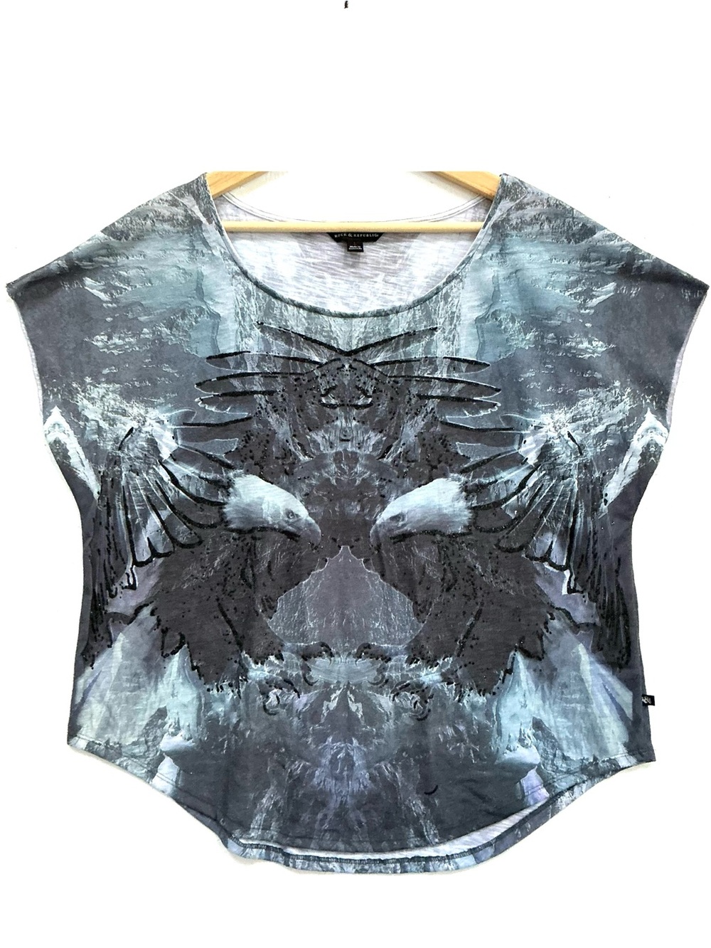 Rock & Republic Eagles Gray Graphic Short Sleeve Top sz L